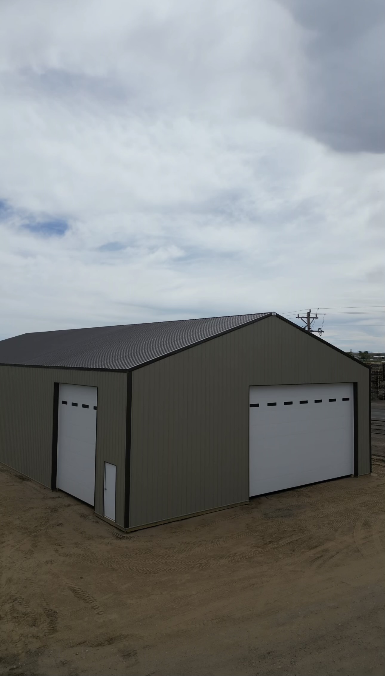 Dual-Door Shop